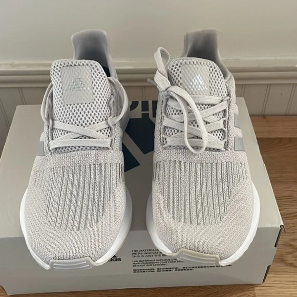 Adidas Swift Run 1.0 US 6 - Picture 2 of 8